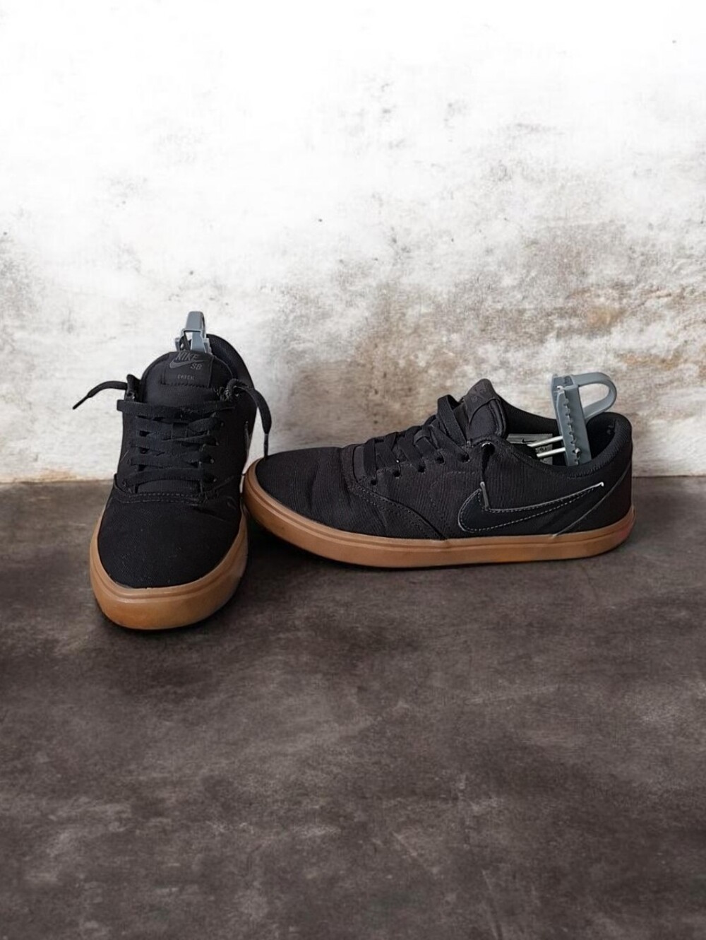 Nike SB Check Solar Black Gum Sole Skate Shoes Mens US 8.5